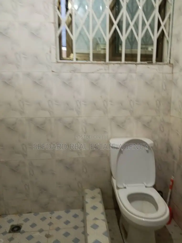 3bdrm Apartment in Sefdard Properties, Pokuase for rent
