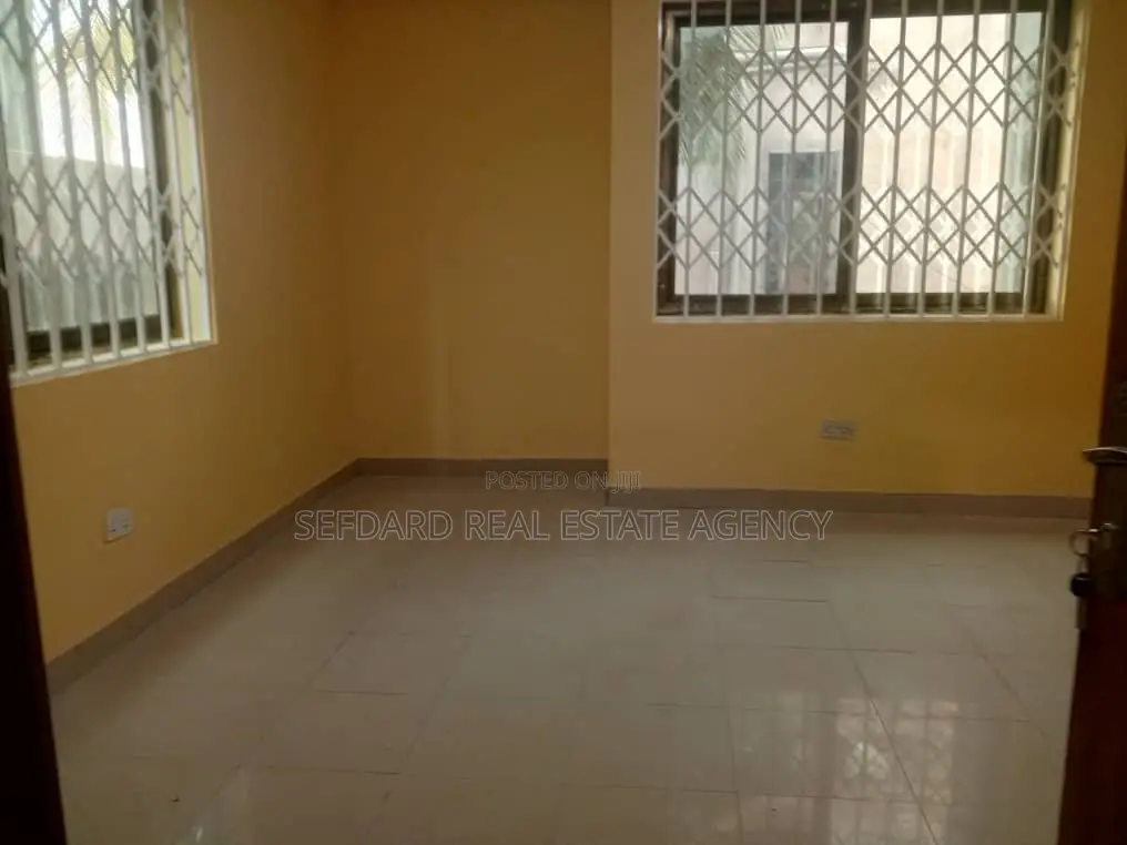 3bdrm Apartment in Sefdard Properties, Pokuase for rent