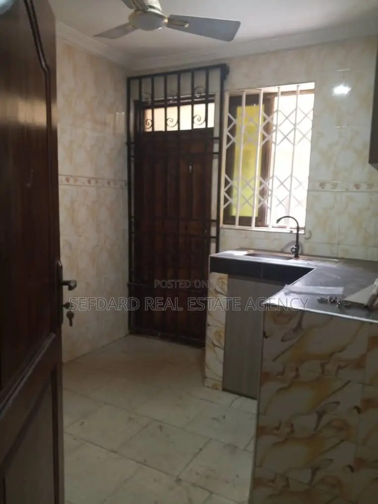 3bdrm Apartment in Sefdard Properties, Pokuase for rent