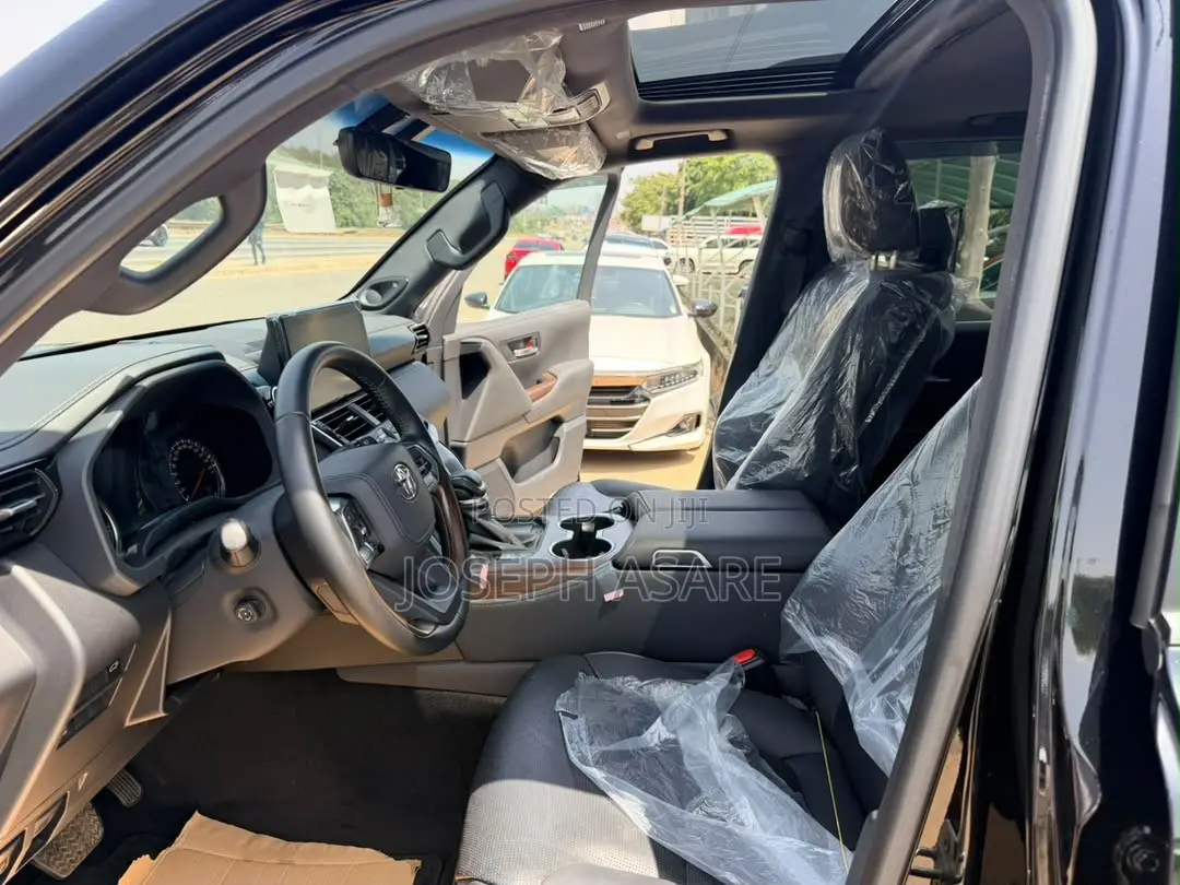 Toyota Land Cruiser 2024 Black