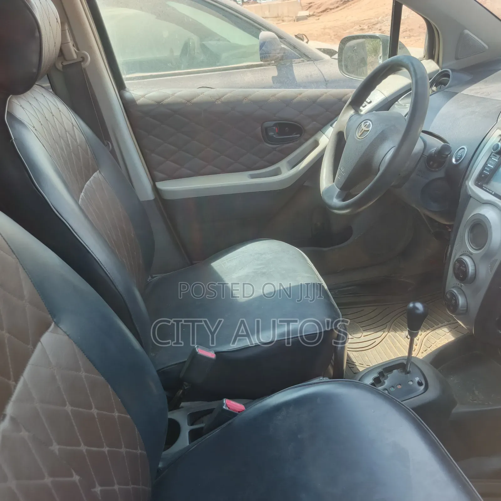 Toyota Vitz 1.0 FWD 3dr 2010 Green