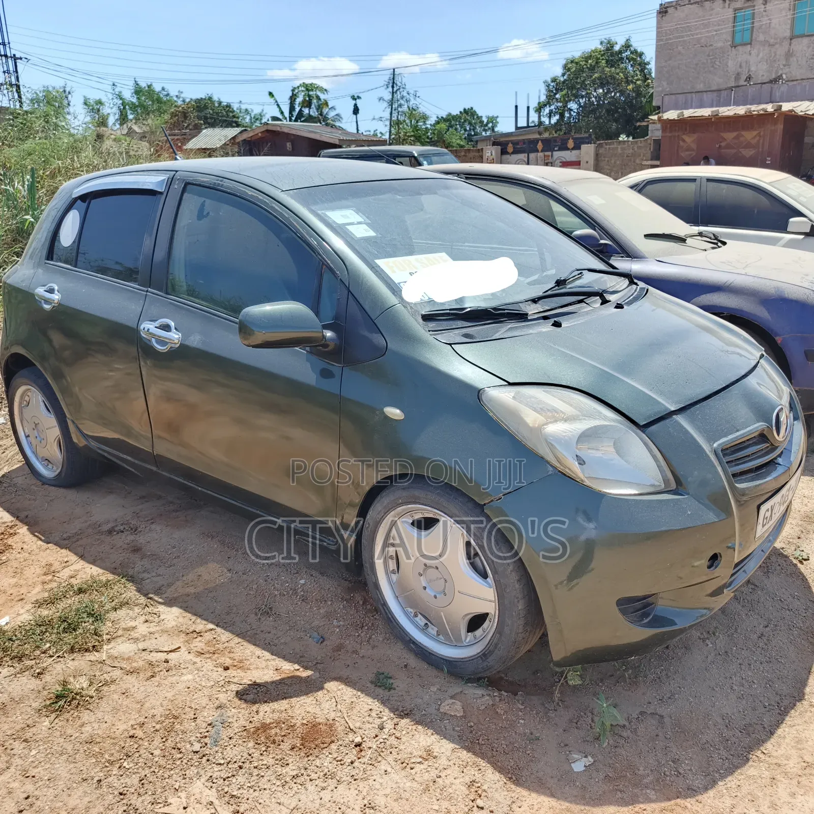Toyota Vitz 1.0 FWD 3dr 2010 Green