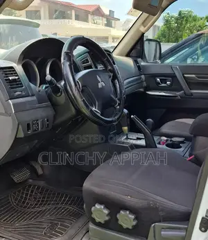 Mitsubishi Pajero 2017 White