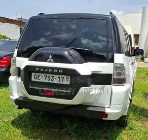 Mitsubishi Pajero 2017 White