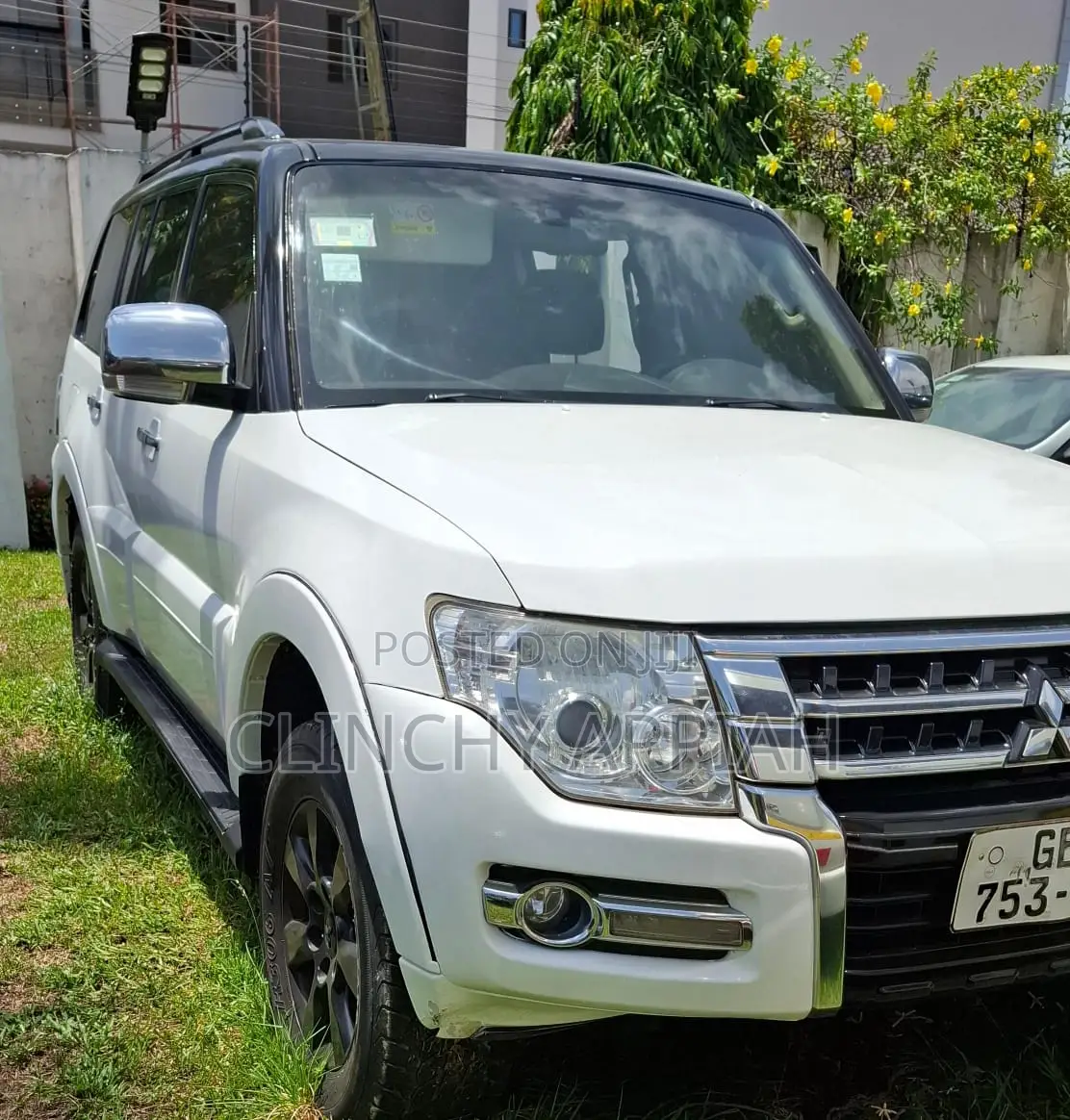 Mitsubishi Pajero 2017 White