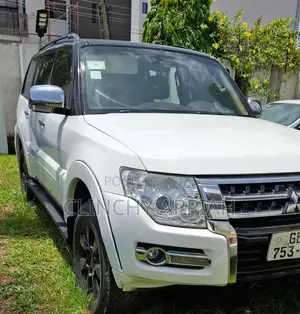Mitsubishi Pajero 2017 White