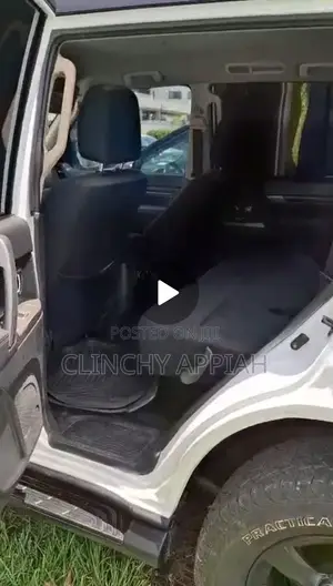 Mitsubishi Pajero 2017 White