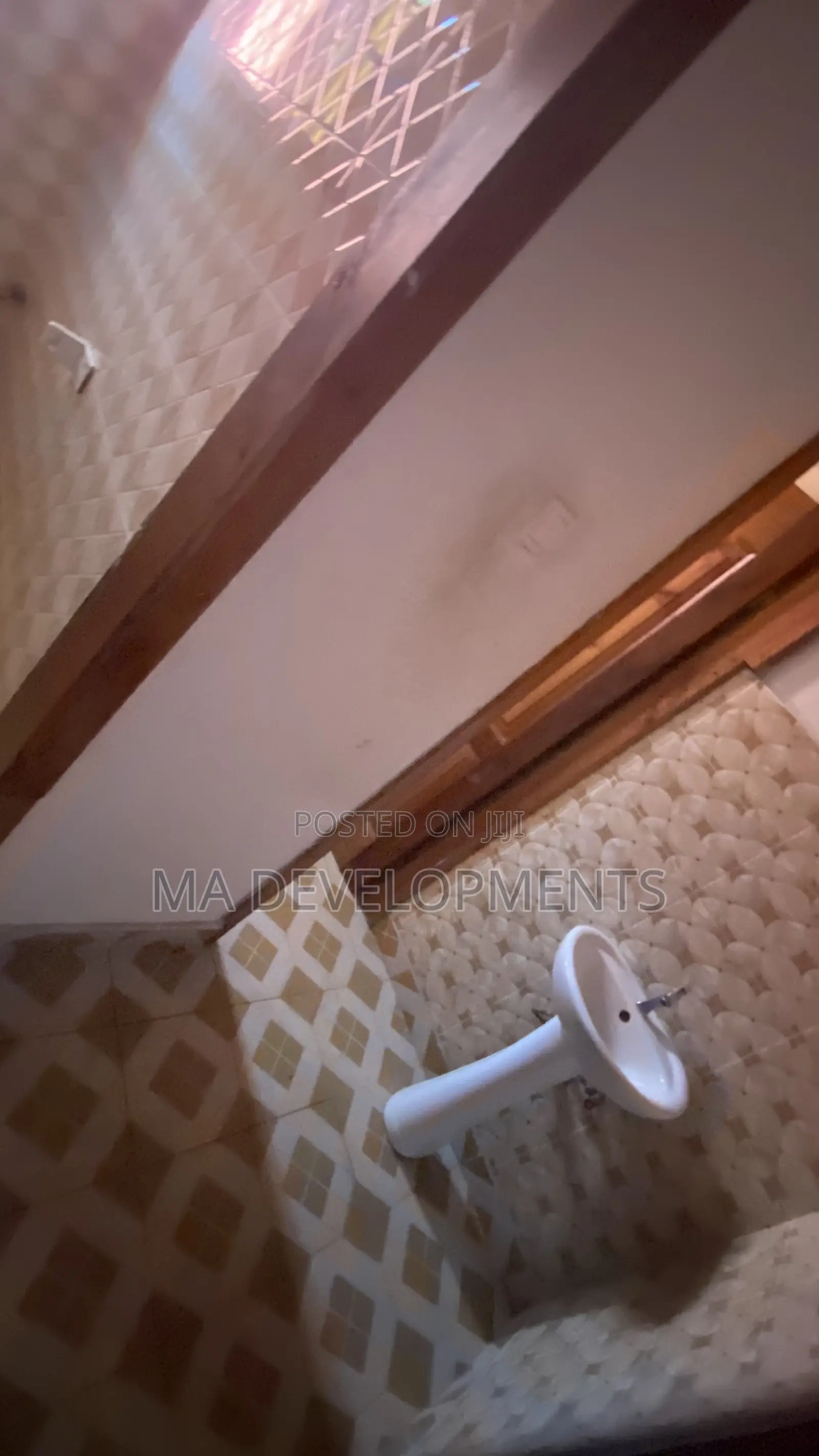 4bdrm Apartment in Madev Realty, Achimota for rent