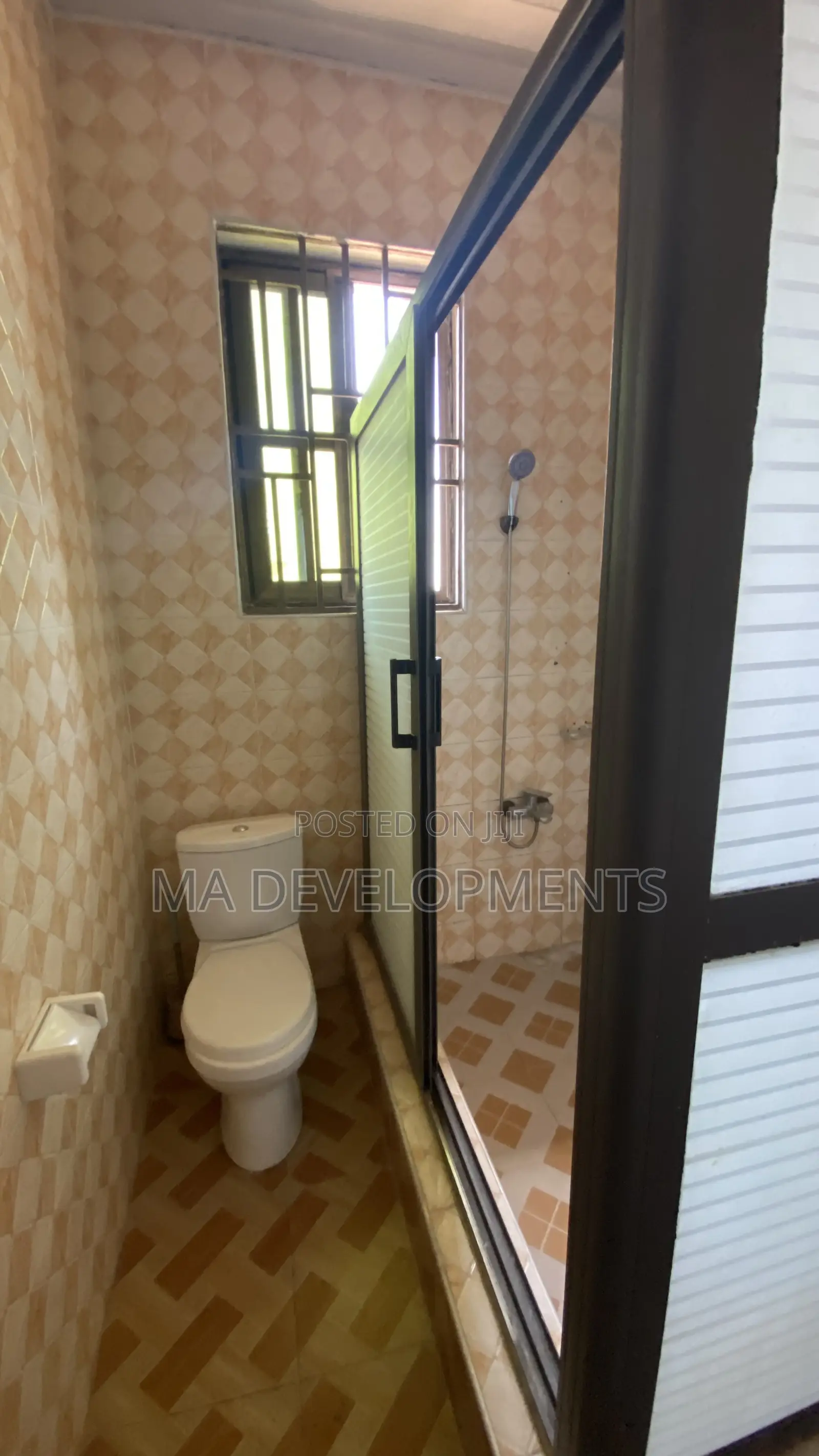4bdrm Apartment in Madev Realty, Achimota for rent