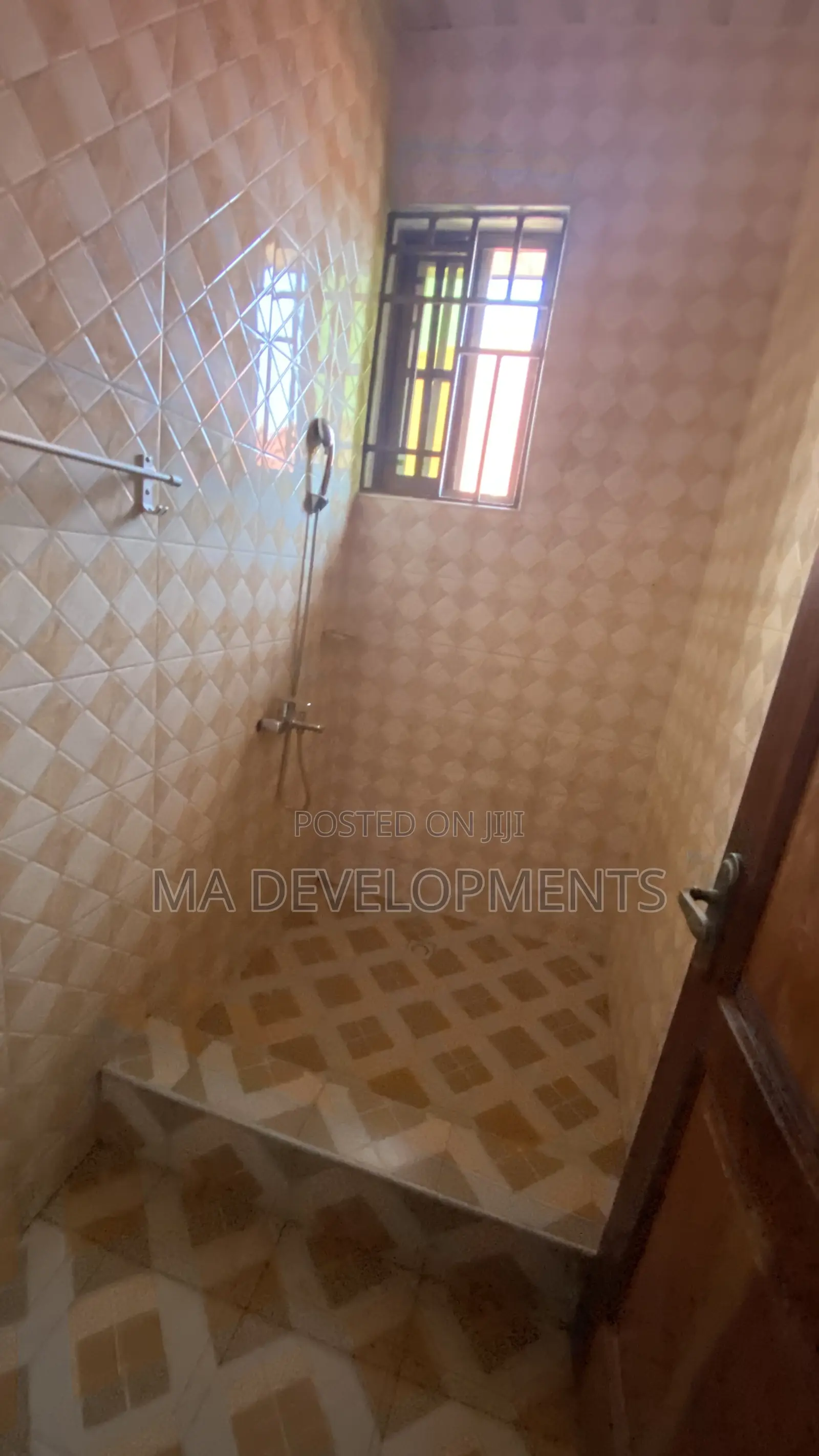 4bdrm Apartment in Madev Realty, Achimota for rent
