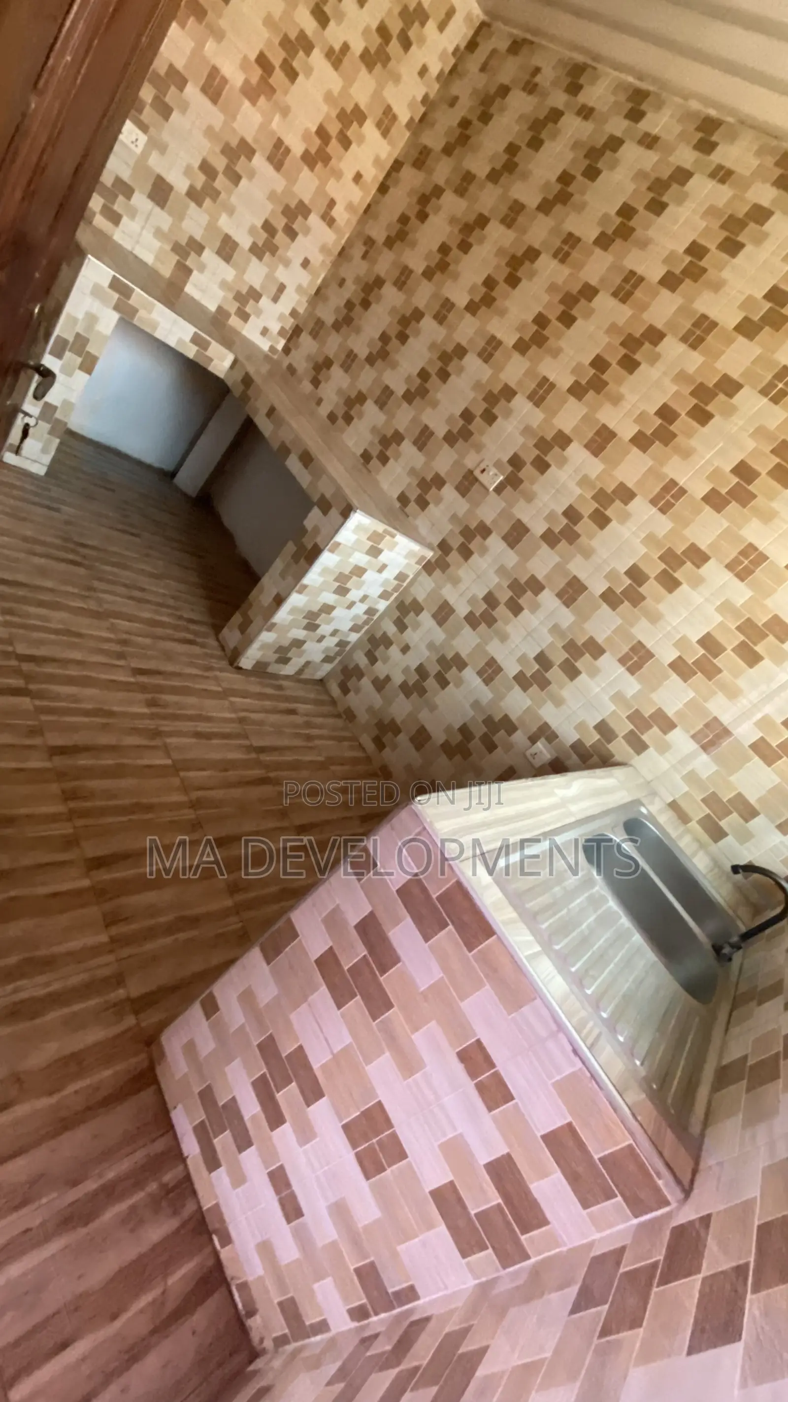 4bdrm Apartment in Madev Realty, Achimota for rent