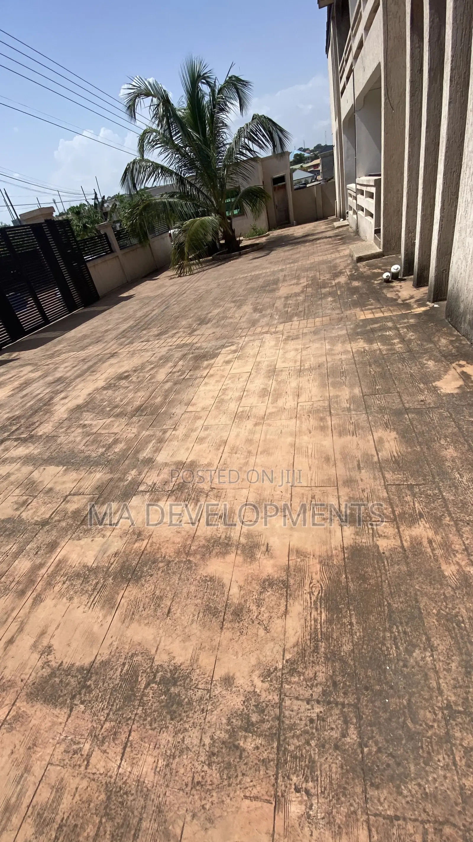 4bdrm Apartment in Madev Realty, Achimota for rent