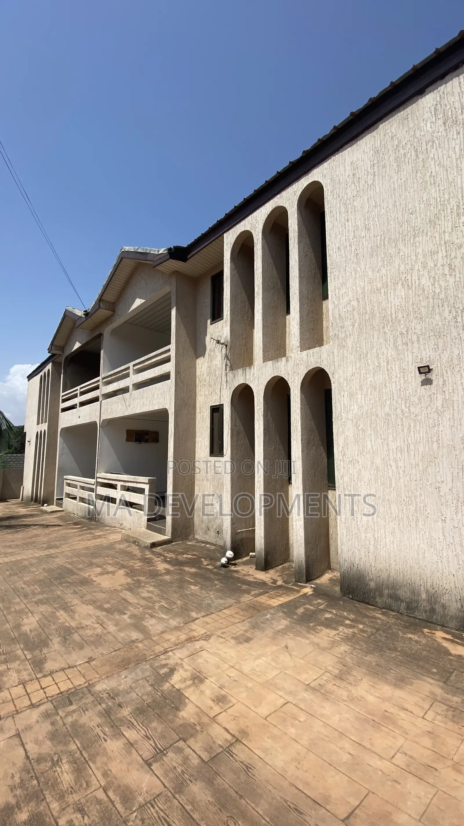 4bdrm Apartment in Madev Realty, Achimota for rent