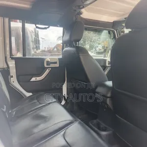 Jeep Wrangler 2022 White