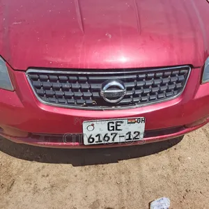 Nissan Altima 2005 Red