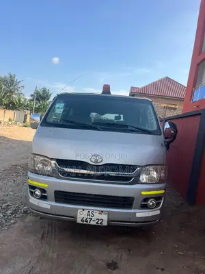 Toyota HiAce 2017 Silver