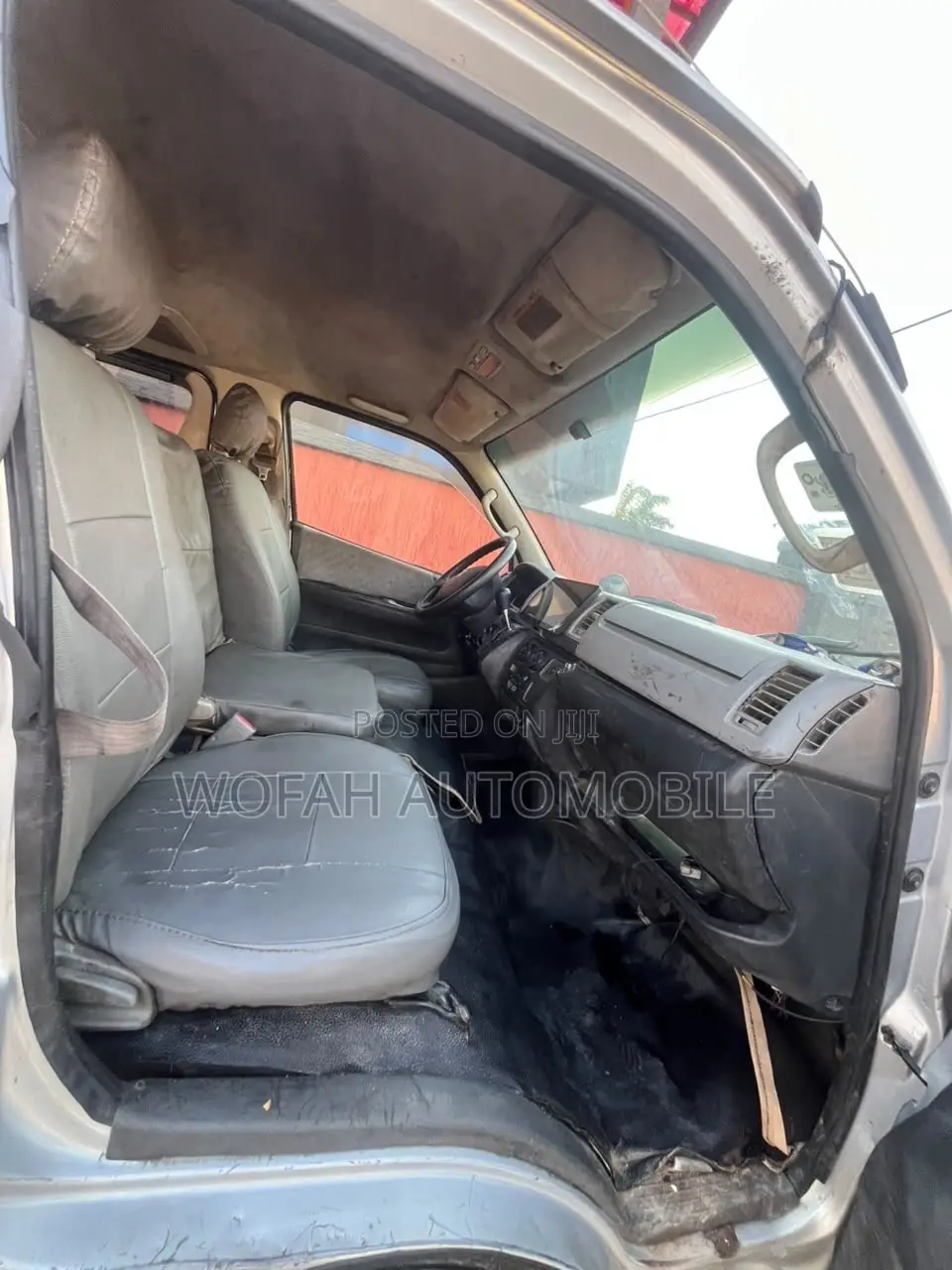 Toyota HiAce 2017 Silver