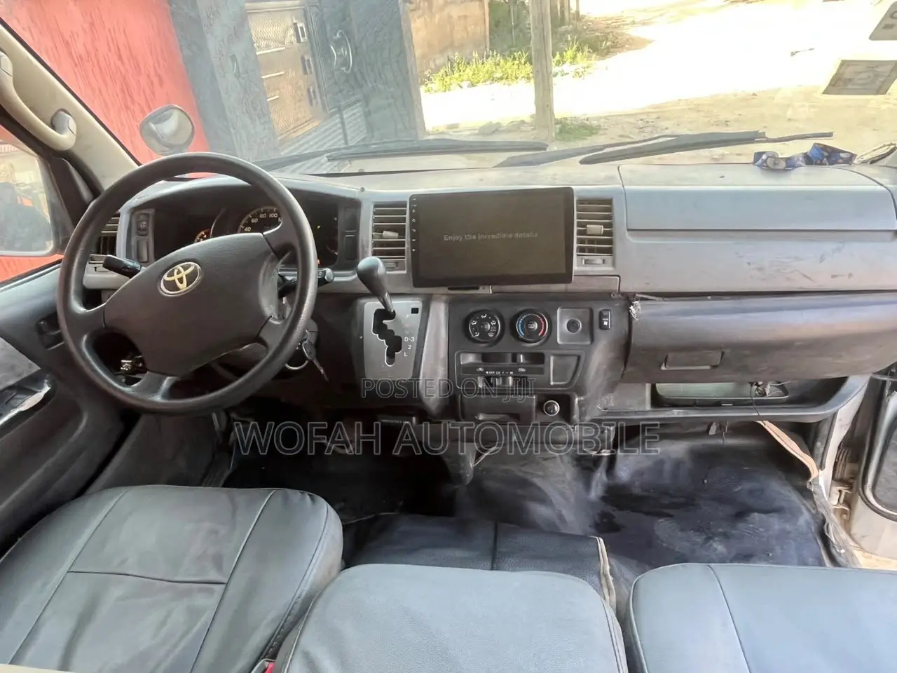 Toyota HiAce 2017 Silver