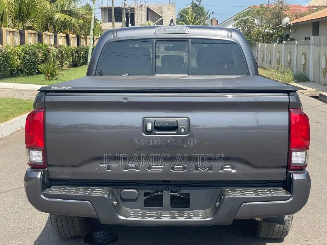 Toyota Tacoma 2020 Gray