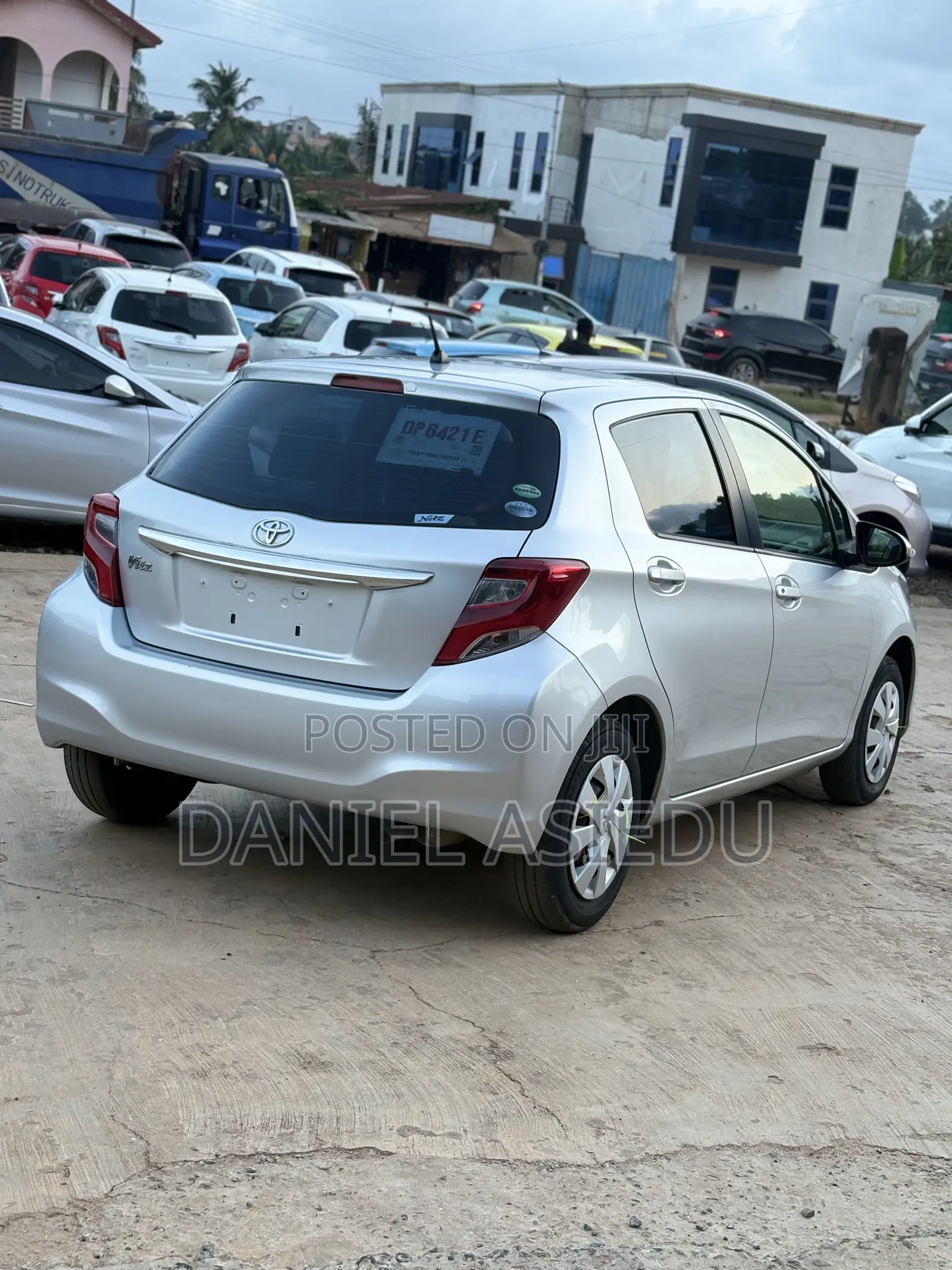 Toyota Vitz 1.0 FWD 3dr 2015 Silver