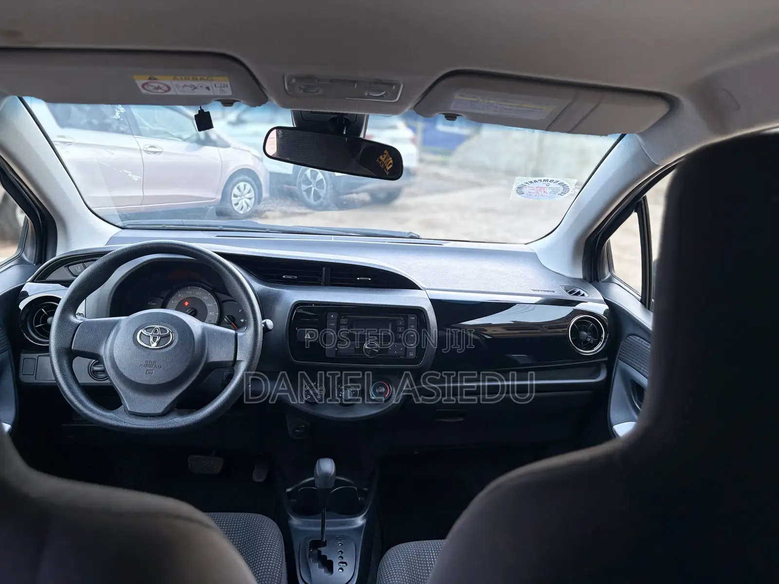 Toyota Vitz 1.0 FWD 3dr 2015 Silver