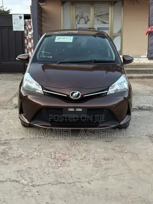Toyota Vitz 1.3 AWD 3dr 2015 Brown