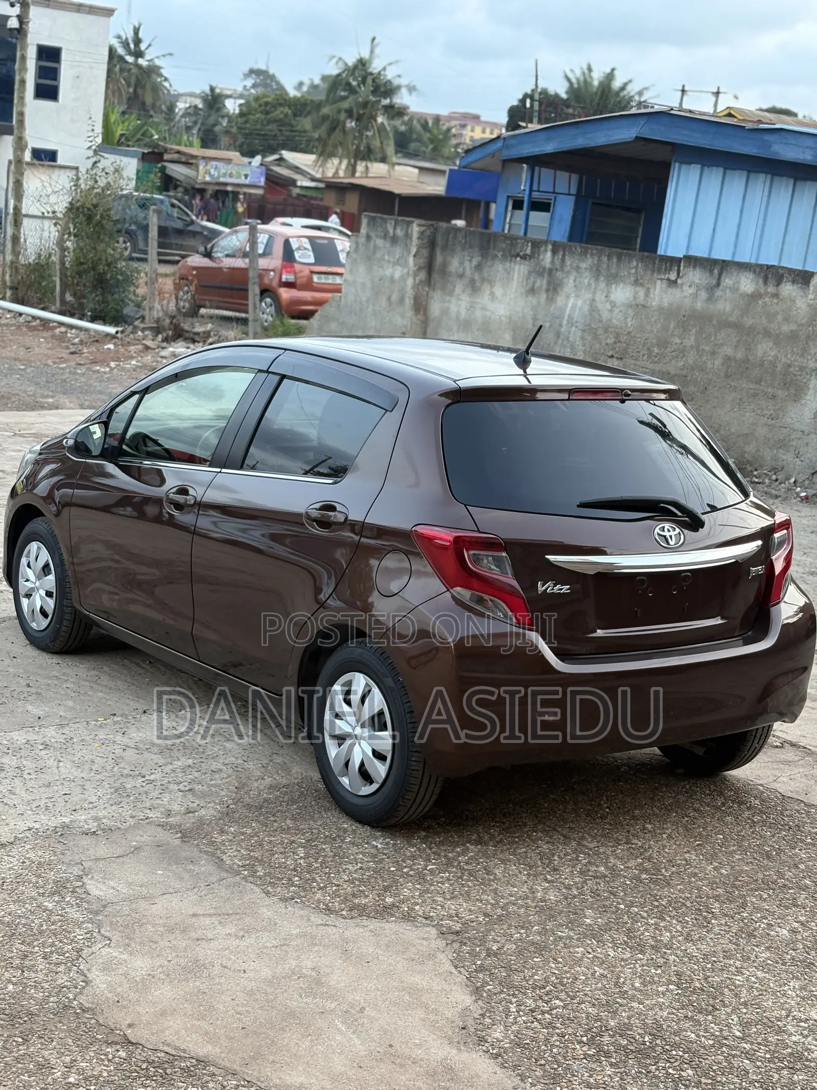 Toyota Vitz 1.3 AWD 3dr 2015 Brown