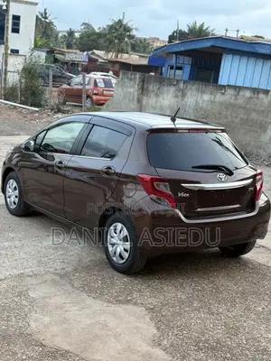 Toyota Vitz 1.3 AWD 3dr 2015 Brown