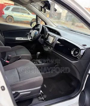 Toyota Vitz 2017 White