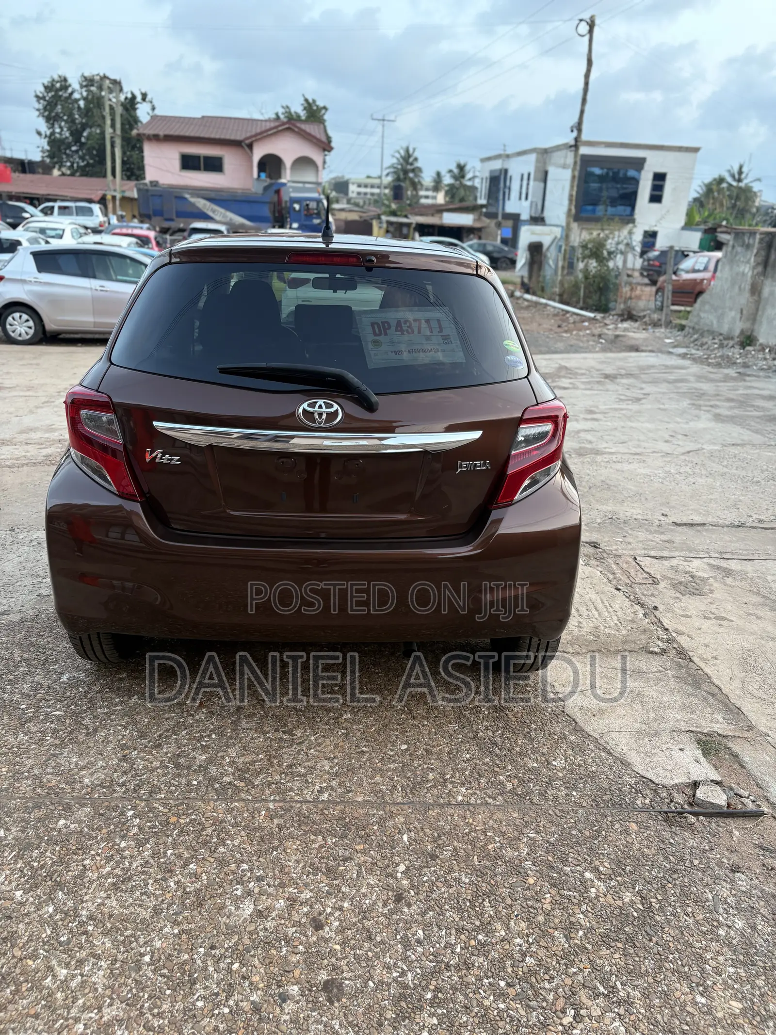 Toyota Vitz 1.3 AWD 3dr 2015 Brown