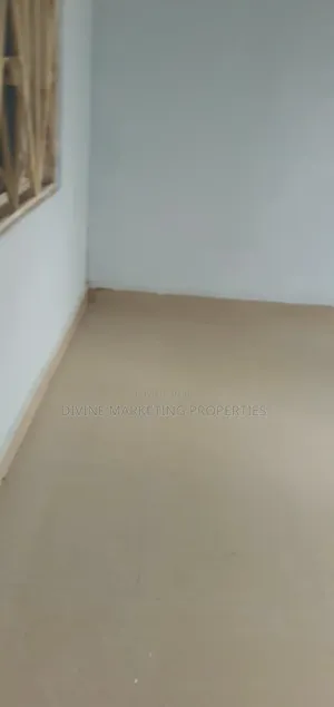 6bdrm Block of Flats in Tv3, Akweley for sale