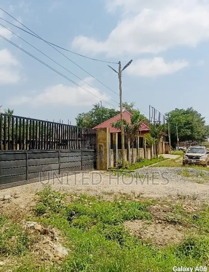 Warehouse and Show Room for Sale on Accra Nsawam High Way