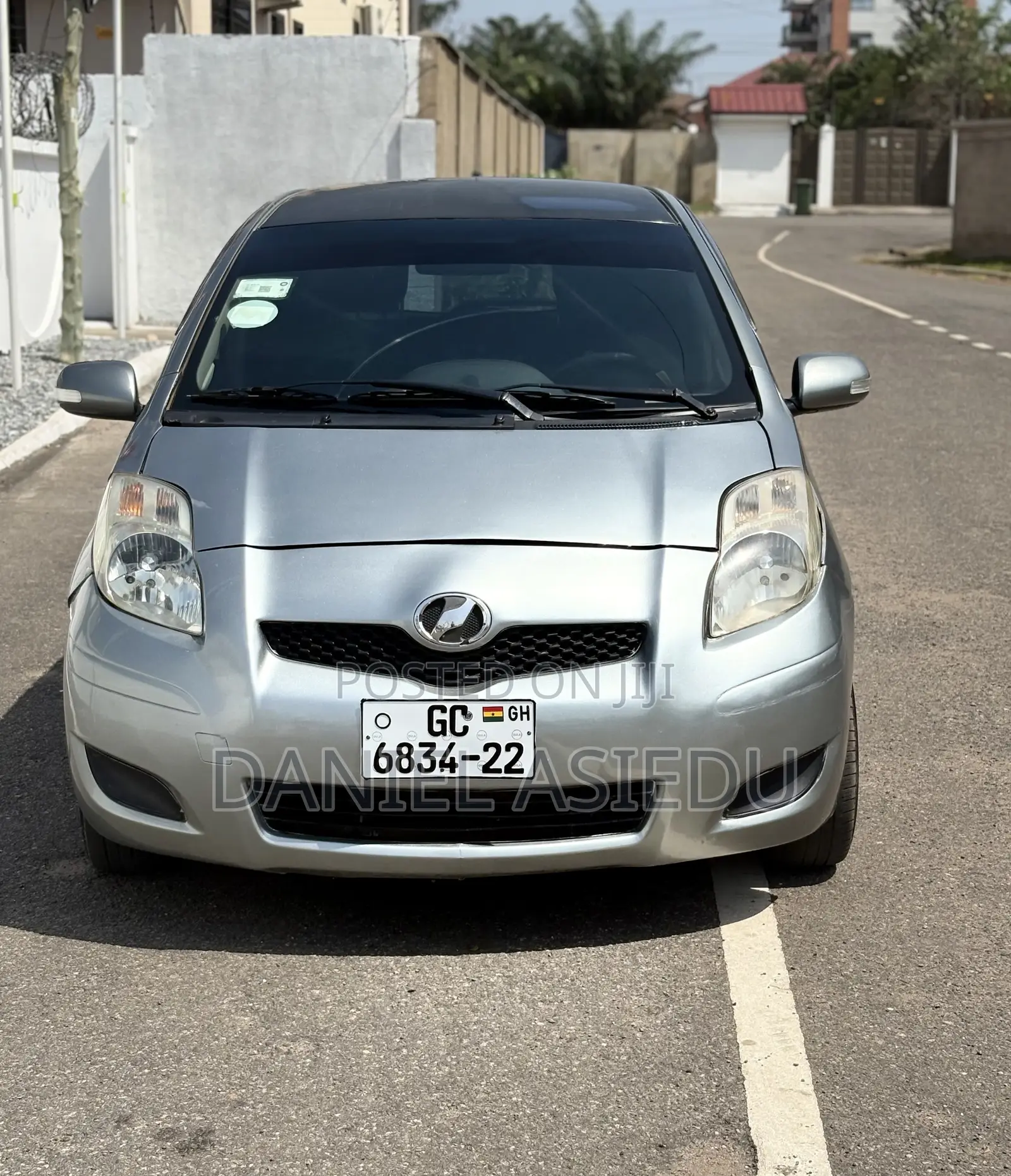 Toyota Vitz 1.3 AWD 3dr 2010 Gray