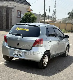 Toyota Vitz 1.3 AWD 3dr 2010 Gray
