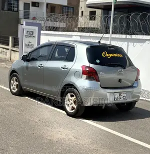 Toyota Vitz 1.3 AWD 3dr 2010 Gray