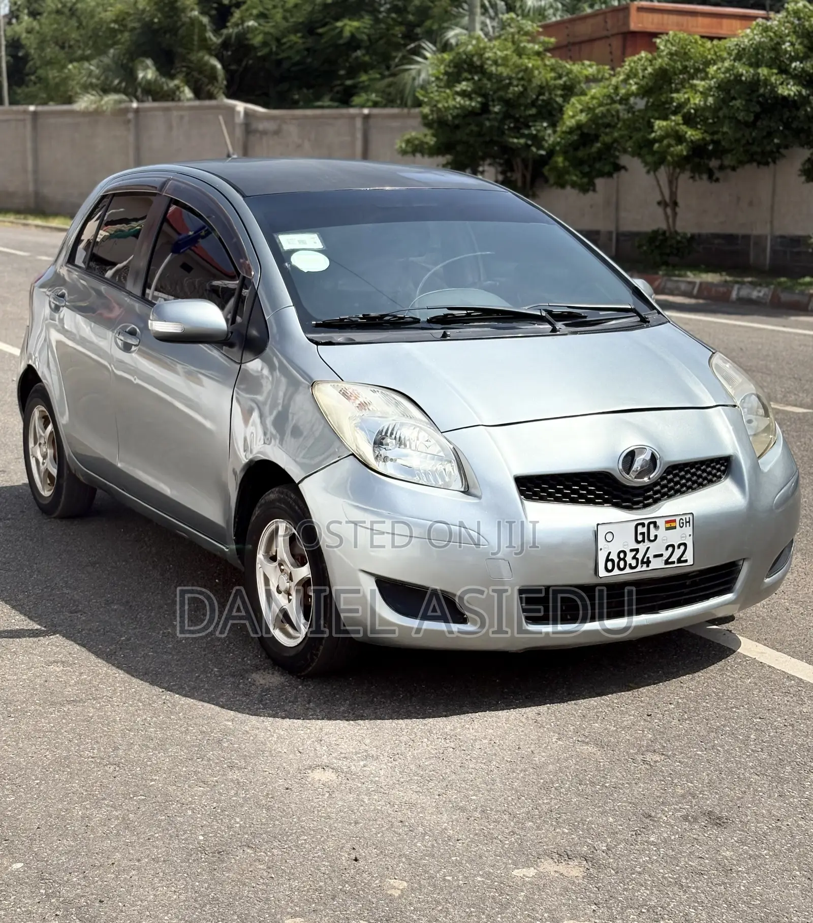 Toyota Vitz 1.3 AWD 3dr 2010 Gray