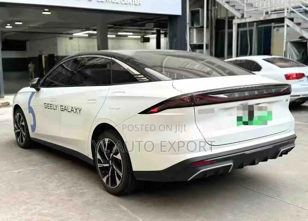 Geely Galaxy L6 1.5 Hybrid FWD 2024 Beige