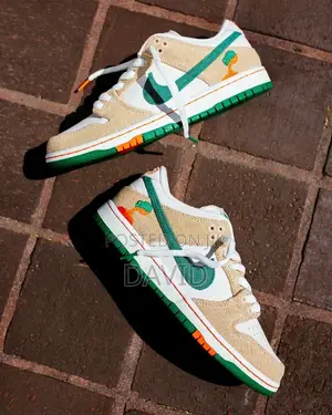 Nume Dunks Low Sb Suede