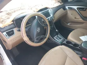 Hyundai Elantra 2013 White