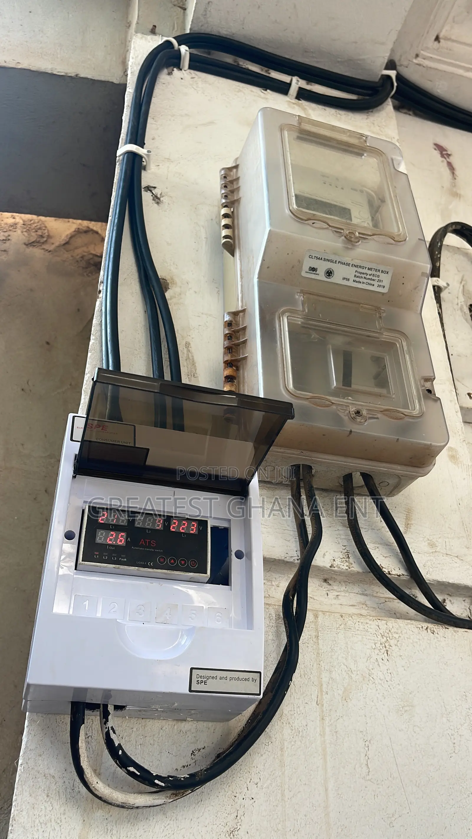 Adjustable Voltage Protector/ Phase Selector