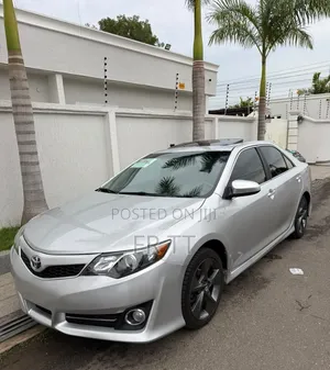 Toyota Camry 2014 Silver