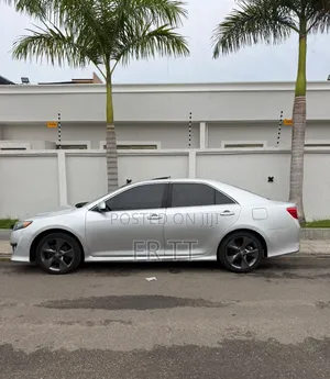 Toyota Camry 2014 Silver