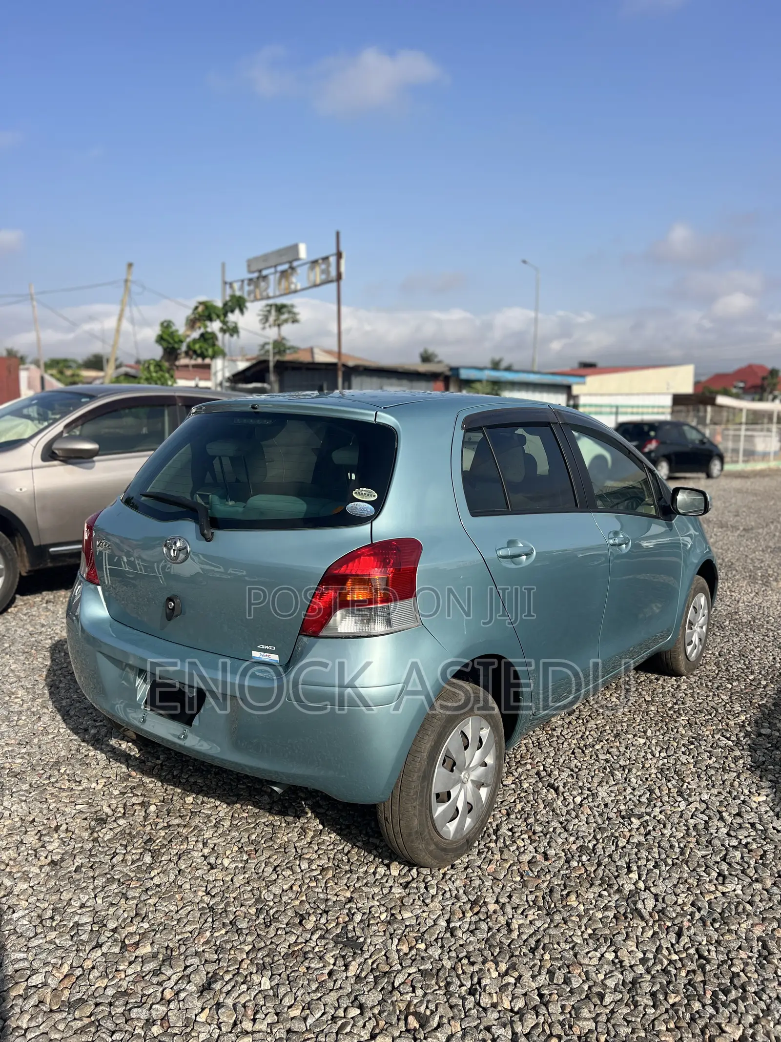 Toyota Vitz 1.3 FWD 3dr 2010 Blue