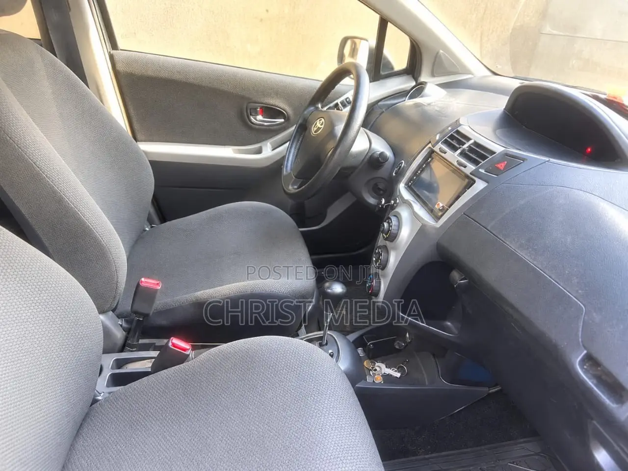 Toyota Vitz 2009 Gray
