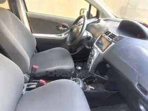 Toyota Vitz 2009 Gray