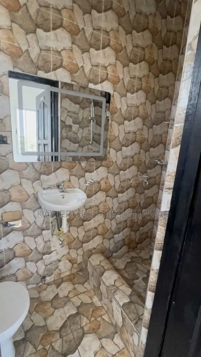 2bdrm Apartment in Adenta for rent
