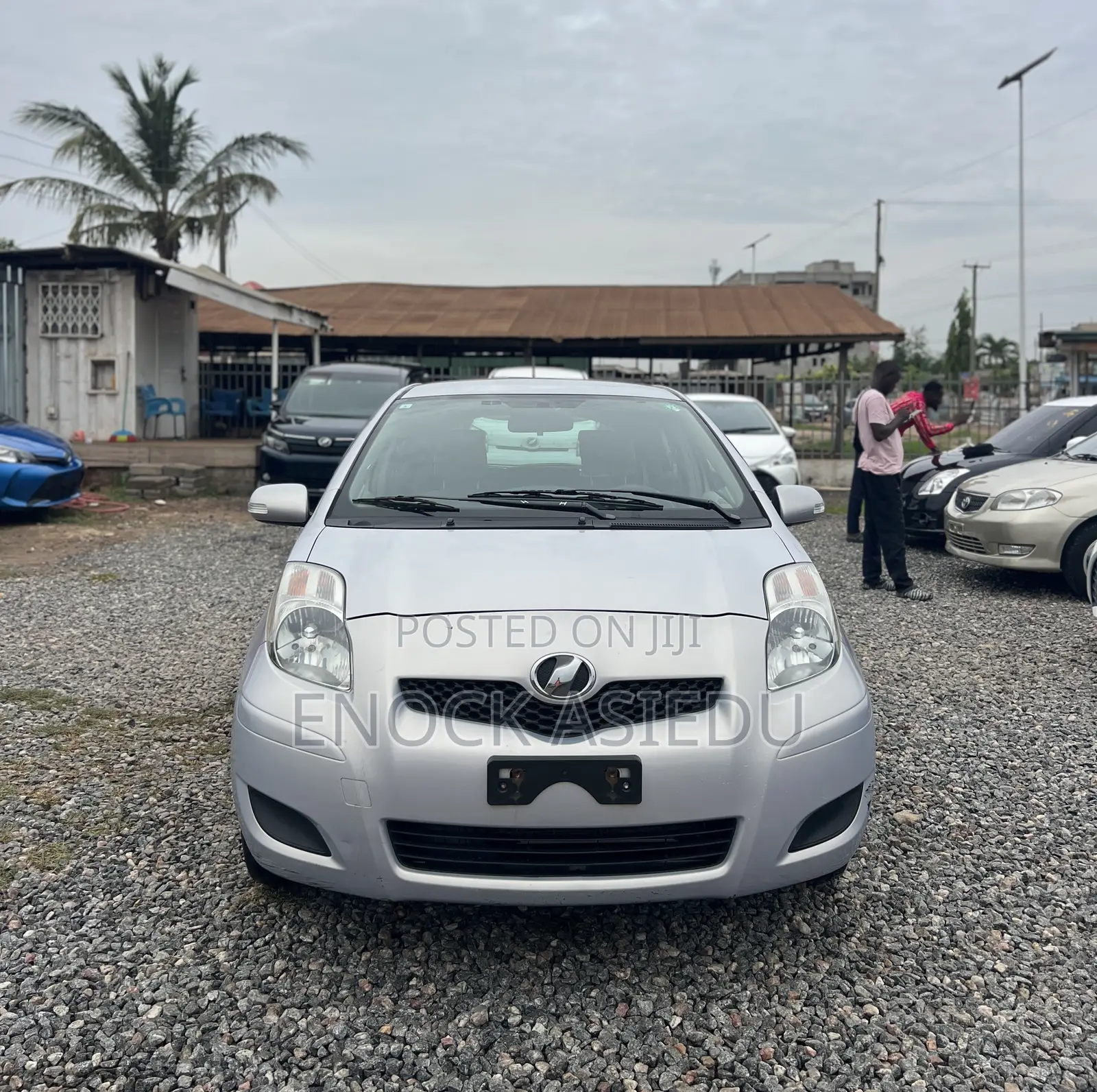 Toyota Vitz 1.3 AWD 3dr 2010 Silver