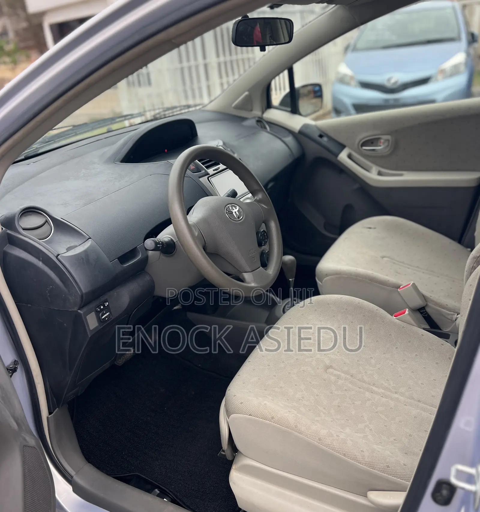 Toyota Vitz 1.3 AWD 3dr 2010 Silver