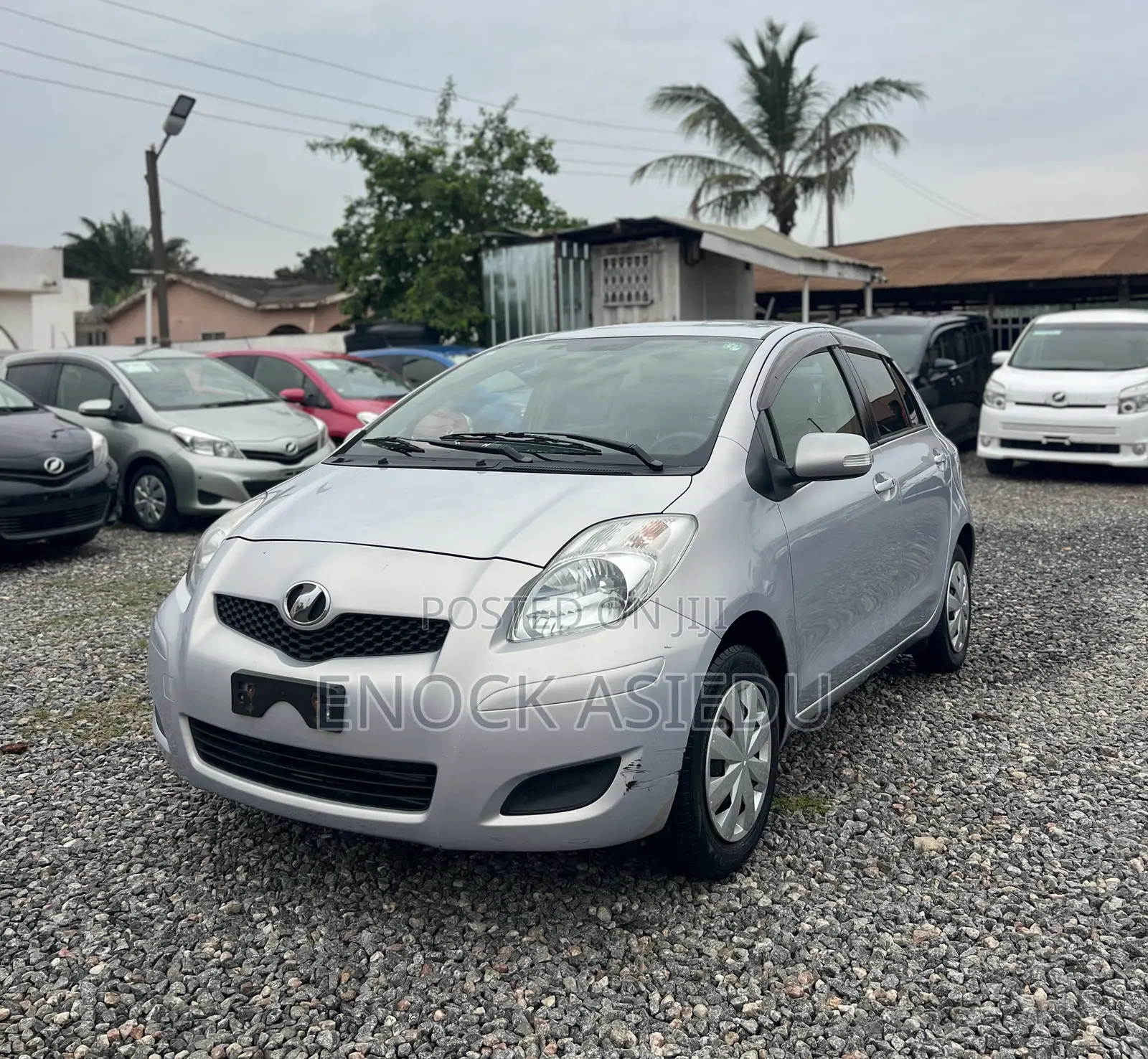 Toyota Vitz 1.3 AWD 3dr 2010 Silver