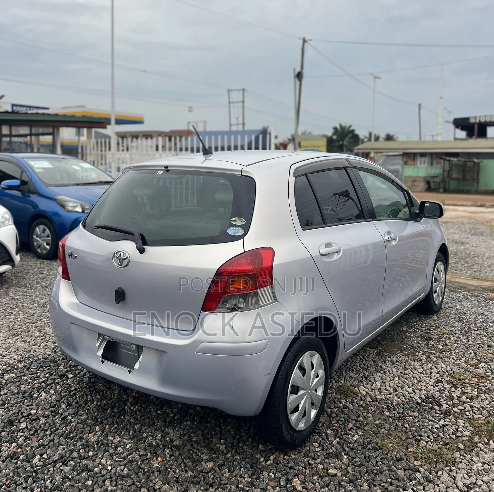 Toyota Vitz 1.3 AWD 3dr 2010 Silver